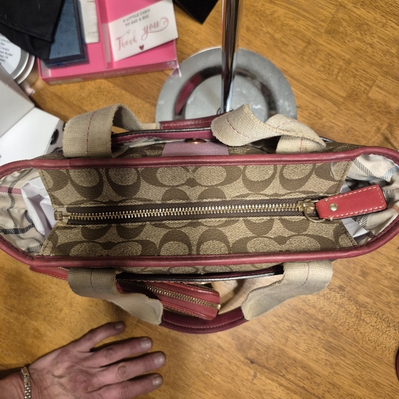 EUC Coach Bag / Wallet - Picture 7 of 16